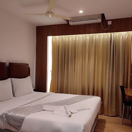 Staymaker Hotel Mohan Palace Baharampur Eksteriør billede