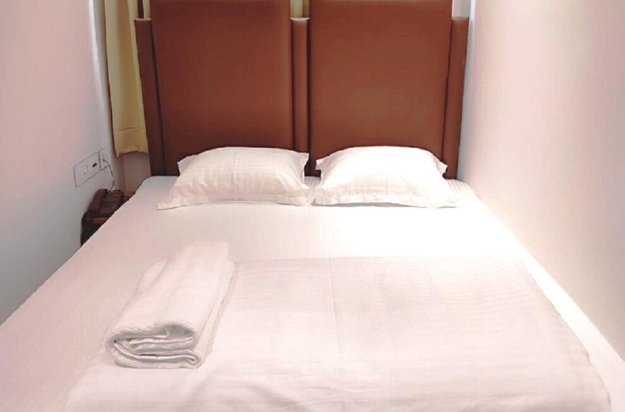 Staymaker Hotel Mohan Palace Baharampur Eksteriør billede