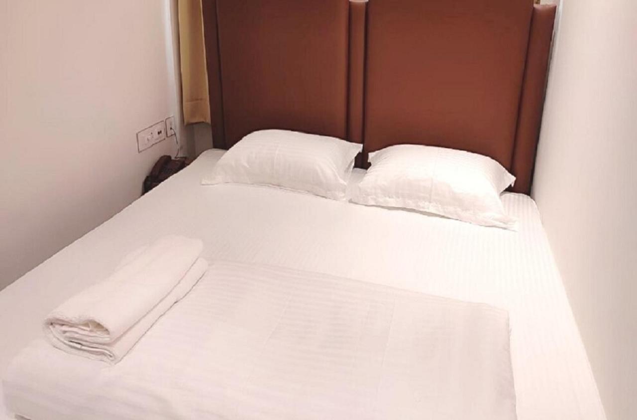 Staymaker Hotel Mohan Palace Baharampur Eksteriør billede