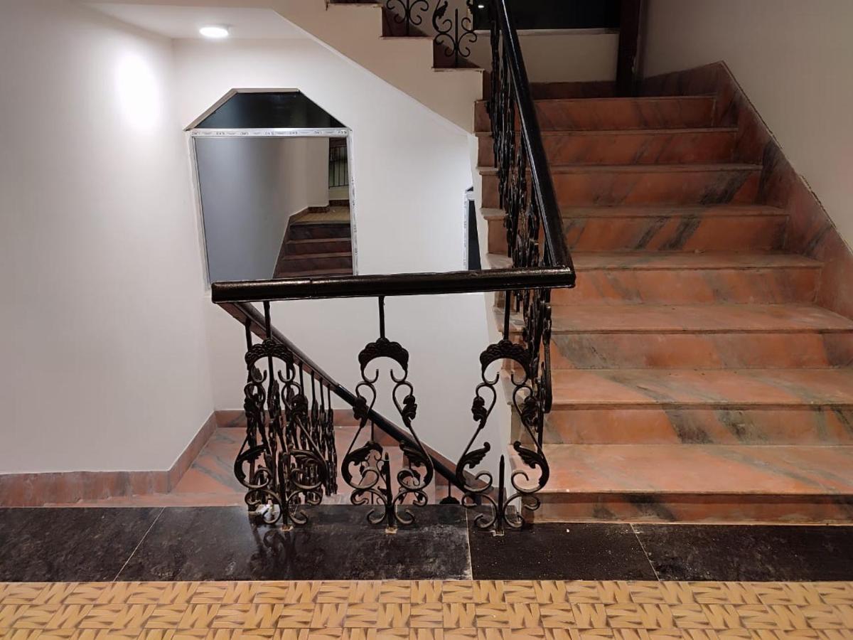Staymaker Hotel Mohan Palace Baharampur Eksteriør billede