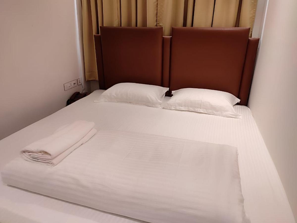 Staymaker Hotel Mohan Palace Baharampur Eksteriør billede