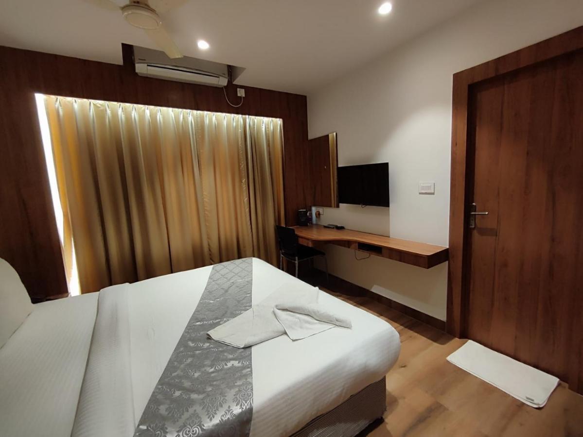 Staymaker Hotel Mohan Palace Baharampur Eksteriør billede